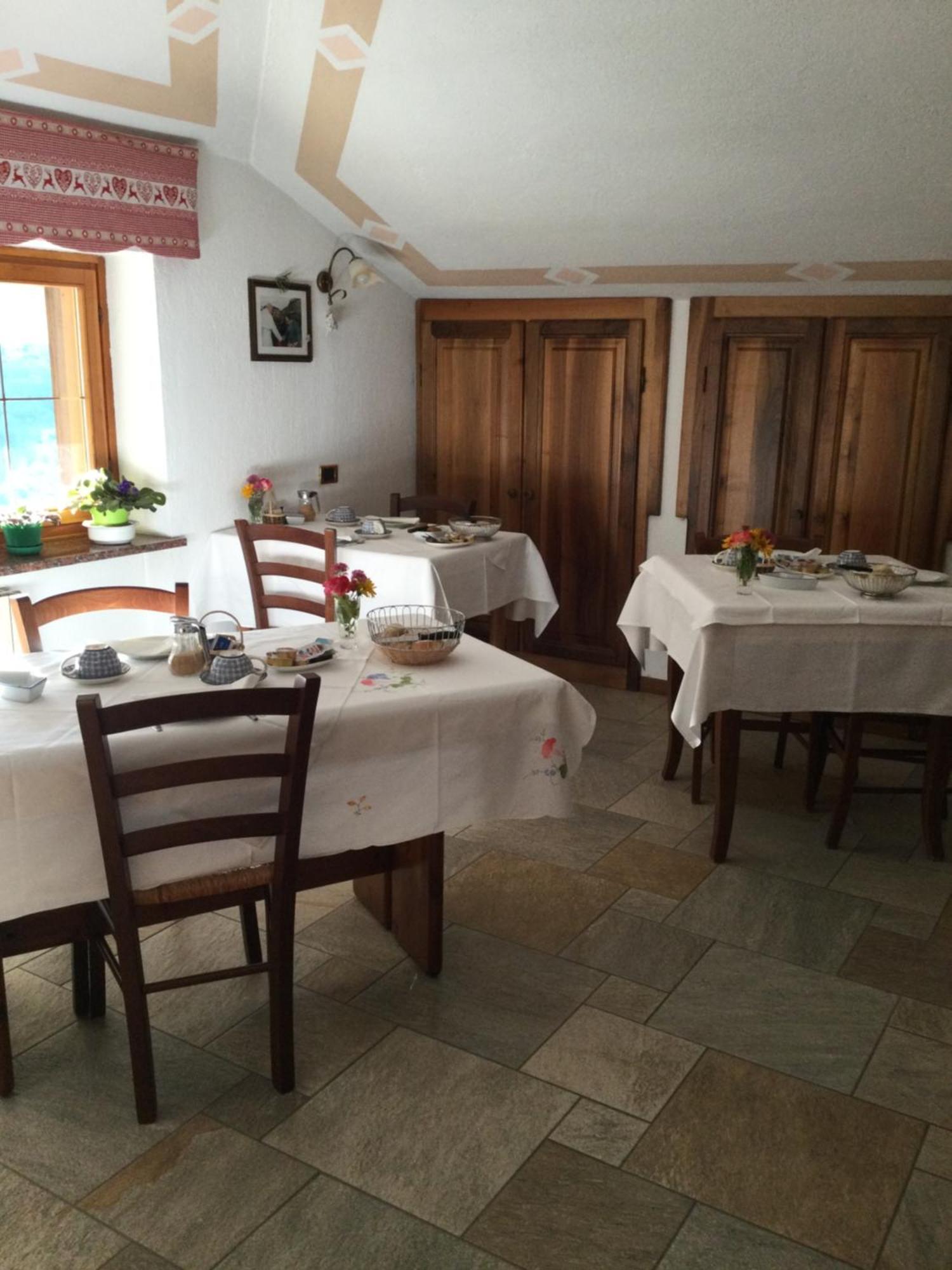 Gignod B&B Les Fleurs מראה חיצוני תמונה